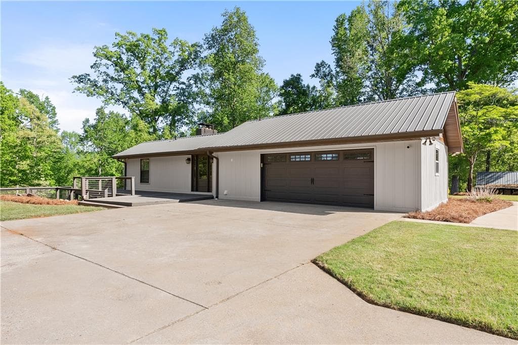 4 bedroom, 3 bathroom, 2,928 sq ft single family residence for sale at 6632 Mountain Meadow Drive, Clermont, GA 30527 — photo 5