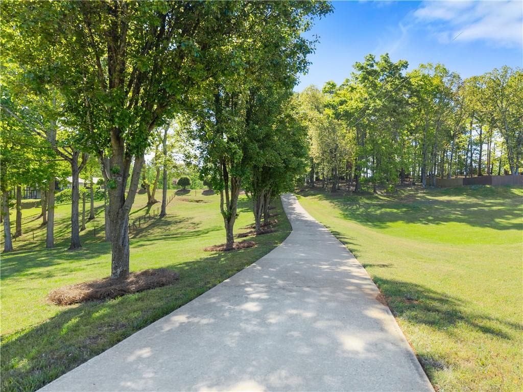 4 bedroom, 3 bathroom, 2,928 sq ft single family residence for sale at 6632 Mountain Meadow Drive, Clermont, GA 30527 — photo 7