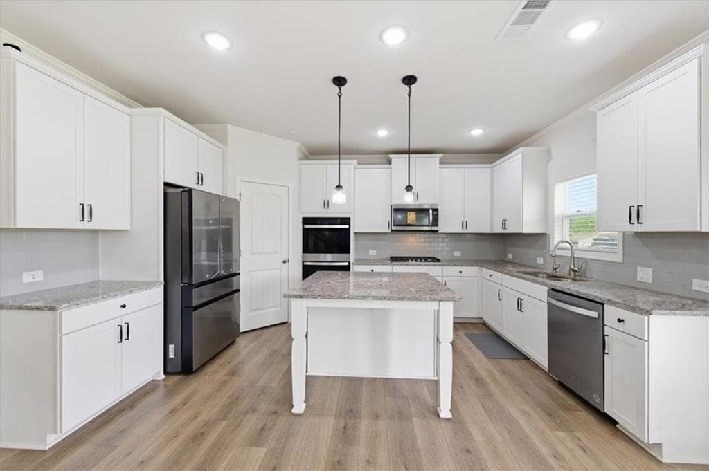 5 bedroom, 4 bathroom, 3,399 sq ft single family residence for sale at 880 Garnet Drive, Acworth, GA 30101 — photo 9
