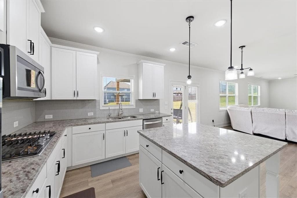5 bedroom, 4 bathroom, 3,399 sq ft single family residence for sale at 880 Garnet Drive, Acworth, GA 30101 — photo 10
