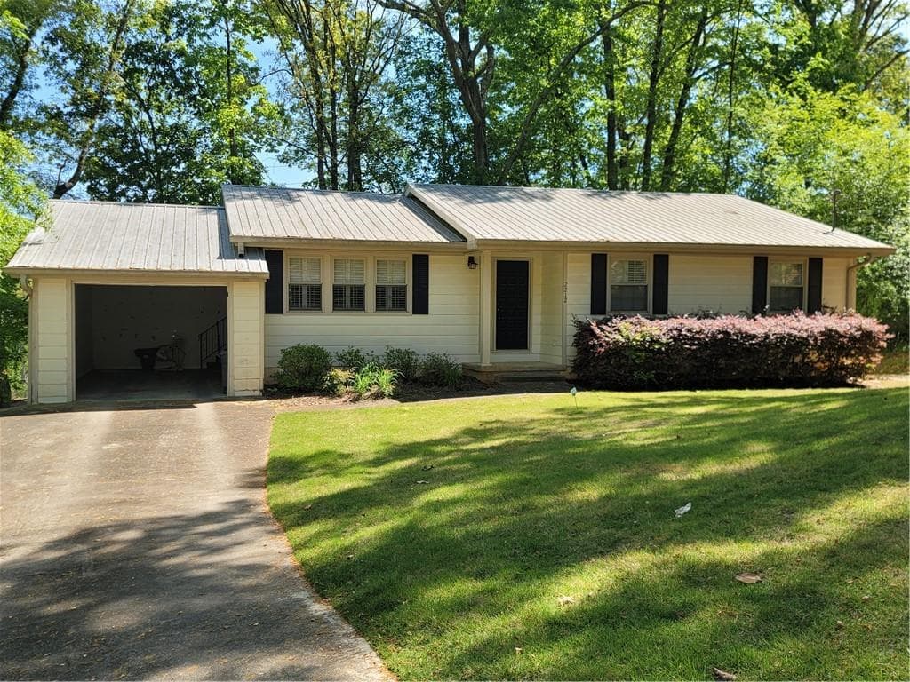 2212 Colonial Circle, Gainesville, GA 30501 — most recent listing photo