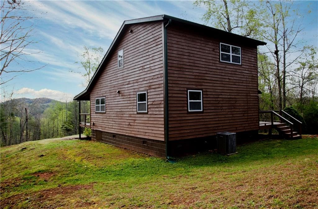 2 bedroom, 2 bathroom, 1,394 sq ft single family residence for sale at 221 Muscadine Road, Dahlonega, GA 30533 — photo 7
