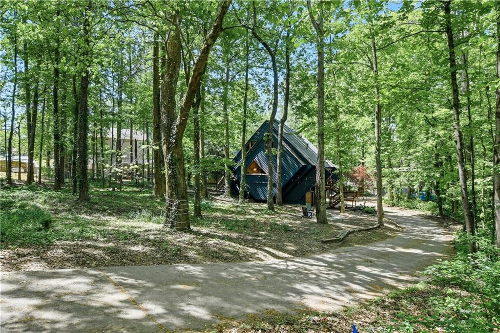 4 bedroom, 3 bathroom, 2,594 sq ft single family residence for sale at 2965 Pond View Court, Marietta, GA 30062 — photo 5