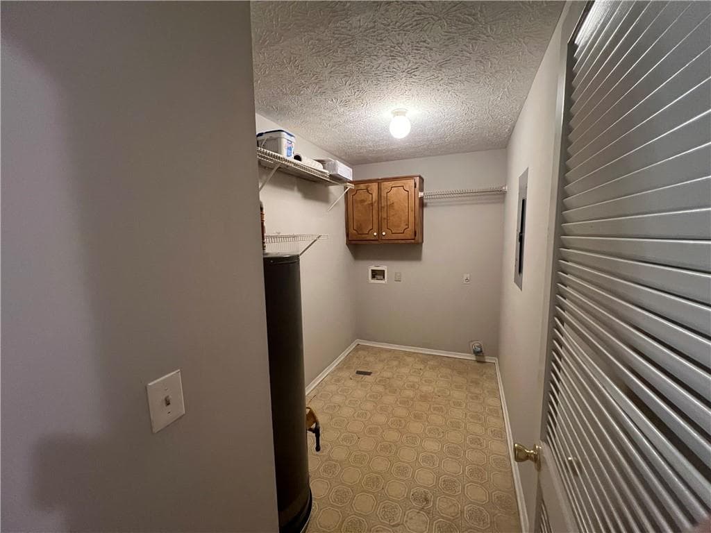 3 bedroom, 2 bathroom, 1,363 sq ft single family residence for sale at 2256 Christian Circle, Conyers, GA 30013 — photo 9