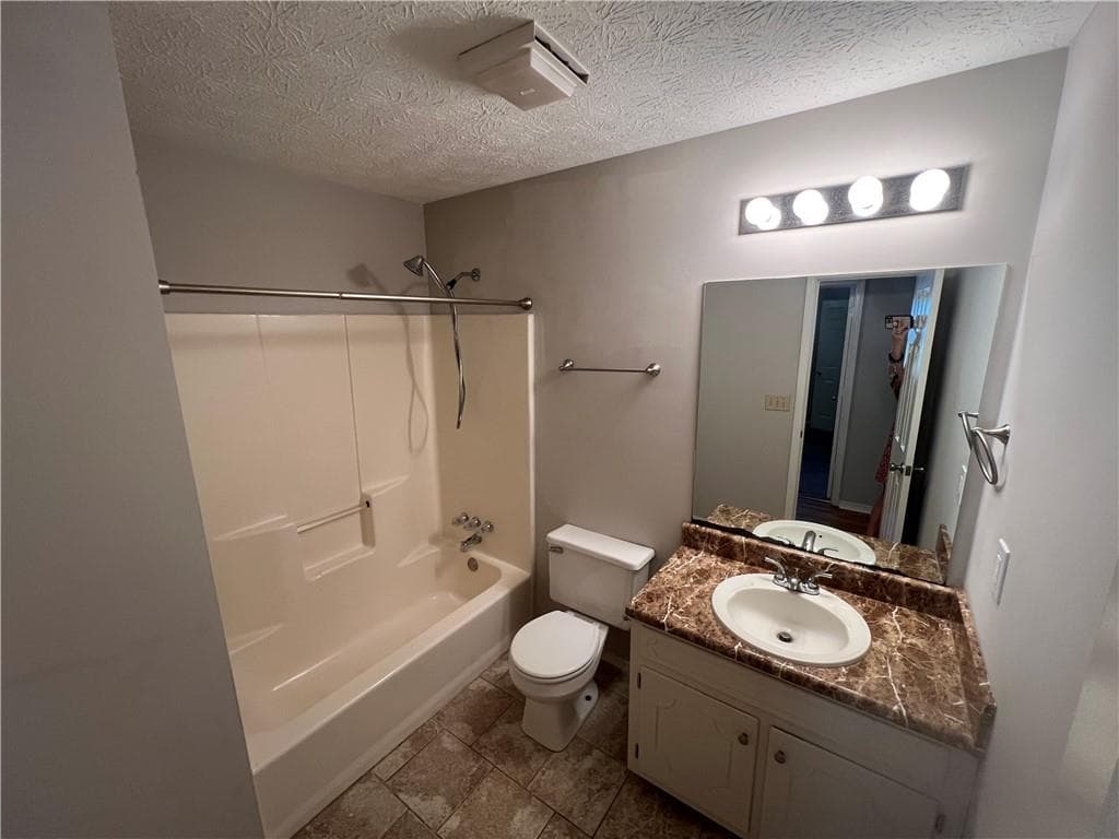 3 bedroom, 2 bathroom, 1,363 sq ft single family residence for sale at 2256 Christian Circle, Conyers, GA 30013 — photo 10