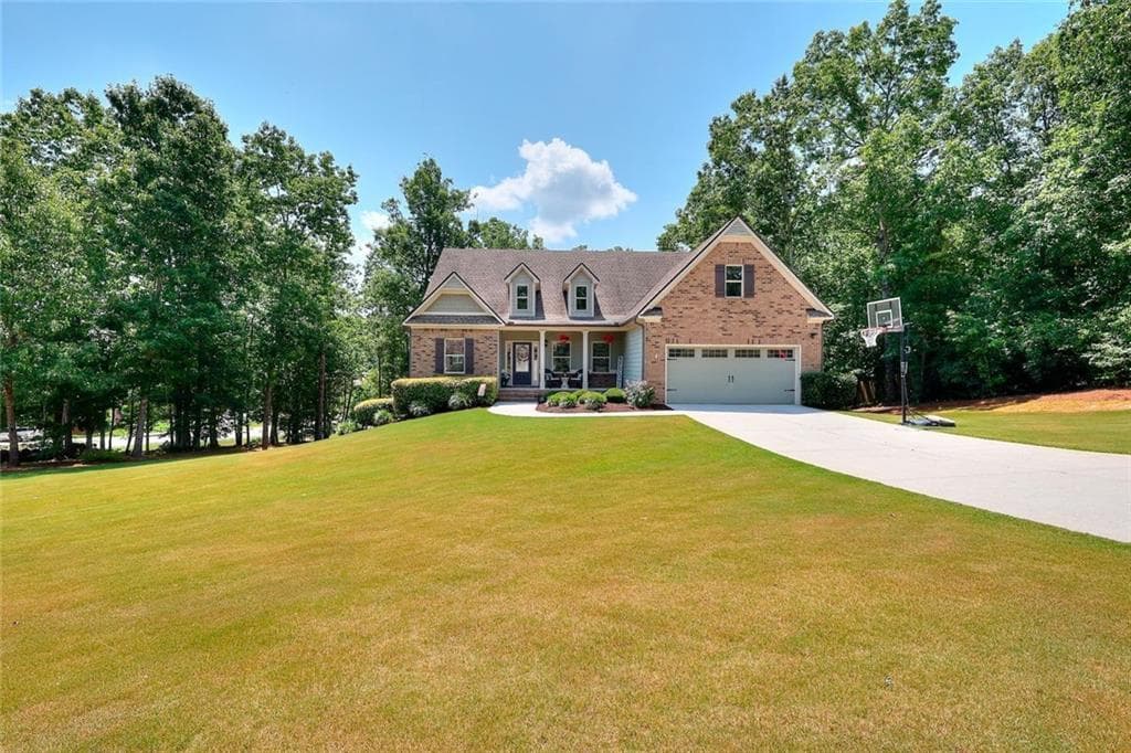 3 bedroom, 2 bathroom, 2,106 sq ft single family residence under contract at 817 Willow Grass Court, Covington, GA 30014