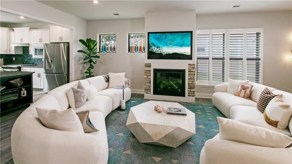 2 bedroom, 2 bathroom, 1,920 sq ft single family residence for sale at 5687 Villa Crest Drive, Hoschton, GA 30548 — photo 6