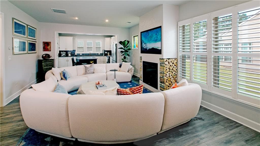2 bedroom, 2 bathroom, 1,920 sq ft single family residence for sale at 5687 Villa Crest Drive, Hoschton, GA 30548 — photo 7