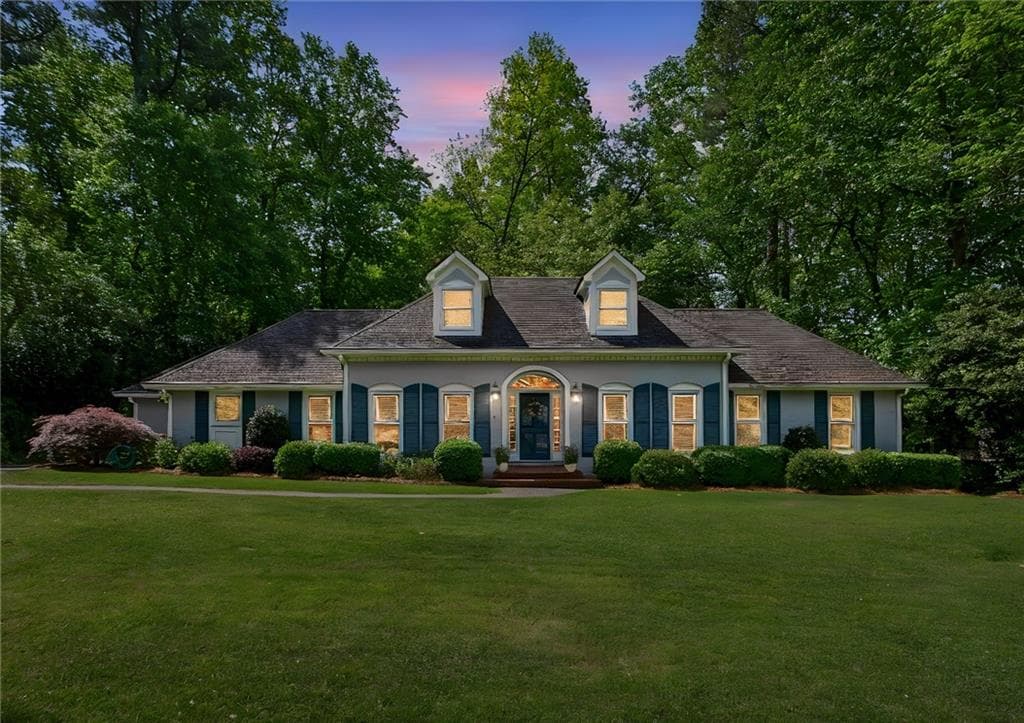 5 bedroom, 5 bathroom, 4,678 sq ft single family residence under contract at 3384 Pine Meadow Road, Atlanta, GA 30327 — photo 3