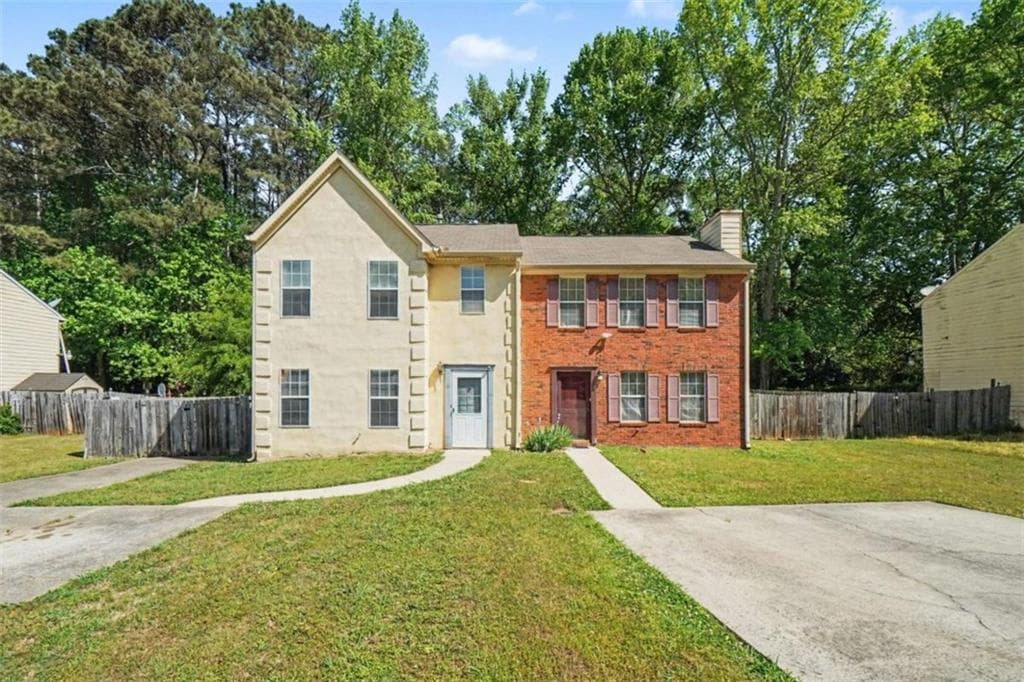 2 bedroom, 3 bathroom, 1,232 sq ft townhouse under contract at 7965 Creekstone Way, Riverdale, GA 30274
