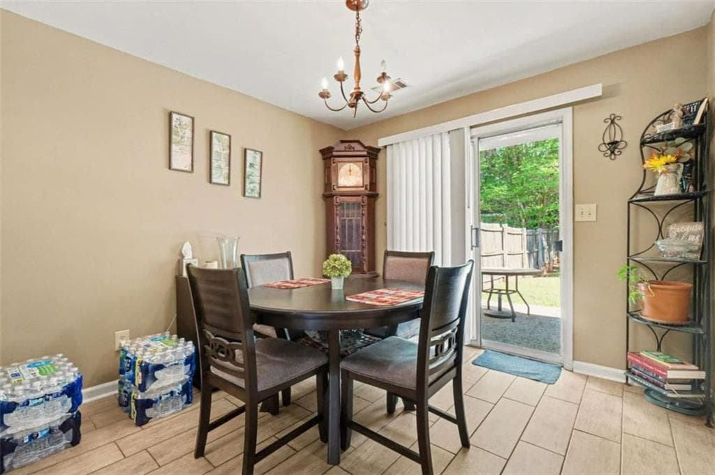 2 bedroom, 3 bathroom, 1,232 sq ft townhouse under contract at 7965 Creekstone Way, Riverdale, GA 30274 — photo 5