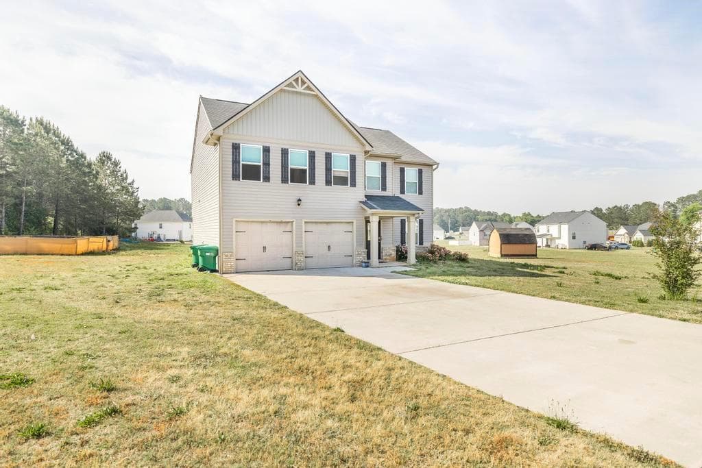 4 bedroom, 3 bathroom, 2,360 sq ft single family residence for sale at 102 Clarks Court, Jackson, GA 30233 — photo 5