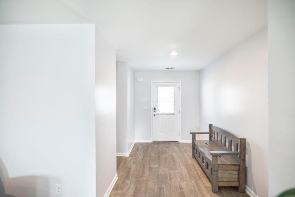 4 bedroom, 3 bathroom, 2,360 sq ft single family residence for sale at 102 Clarks Court, Jackson, GA 30233 — photo 7