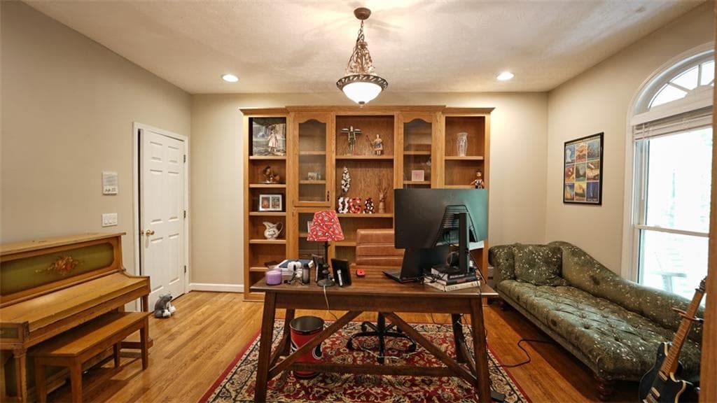 4 bedroom, 5 bathroom, 5,250 sq ft single family residence under contract at 301 Clayton Trail, Canton, GA 30114 — photo 5