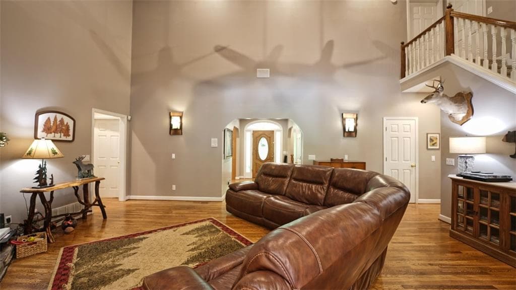4 bedroom, 5 bathroom, 5,250 sq ft single family residence under contract at 301 Clayton Trail, Canton, GA 30114 — photo 9