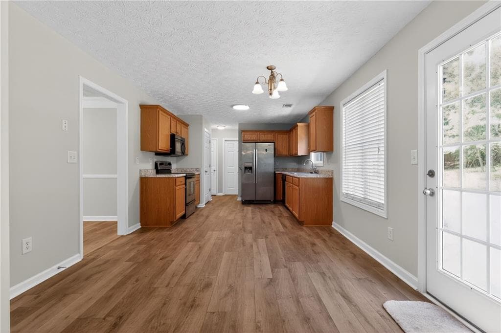 4 bedroom, 3 bathroom, 2,672 sq ft single family residence under contract at 80 Raintree Court, Jefferson, GA 30549 — photo 5