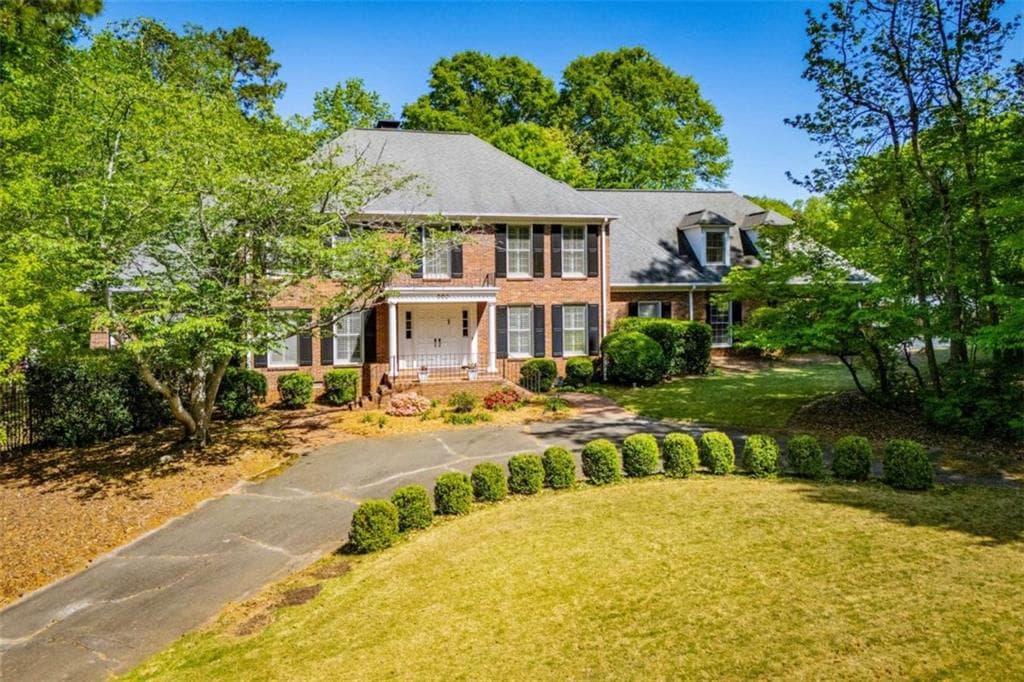 5 bedroom, 5 bathroom, 6,800 sq ft single family residence for sale at 203 S Ole Hickory Trail, Carrollton, GA 30117 — photo 4