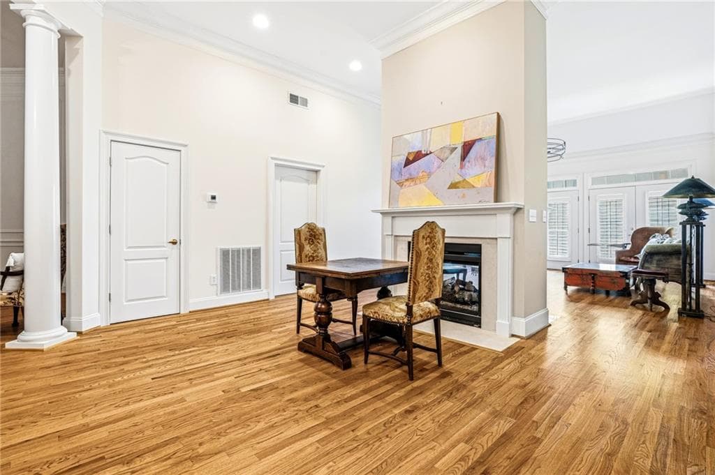 2 bedroom, 3 bathroom, 1,886 sq ft condominium under contract at 417 Clairemont Avenue 319, Decatur, GA 30030 — photo 9