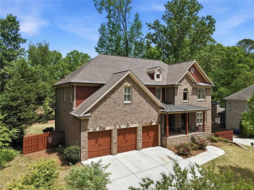 6 bedroom, 6 bathroom, 5,060 sq ft single family residence sold at 4852 Valley View Court, Atlanta, GA 30338