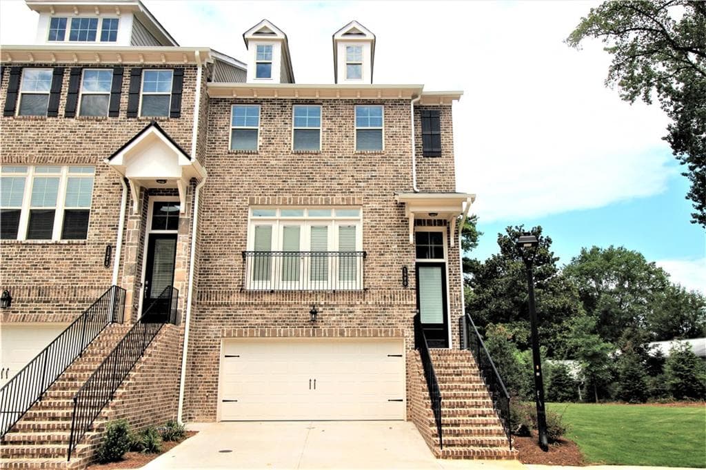 4 bedroom, 4 bathroom, 2,517 sq ft townhouse for sale at 1980 Raven Way, Chamblee, GA 30341