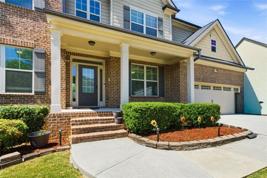 6 bedroom, 4 bathroom, 3,212 sq ft single family residence sold at 522 Woodburn Lane, Lawrenceville, GA 30044