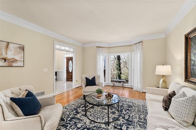 4 bedroom, 4 bathroom, 4,270 sq ft single family residence for sale at 9570 Huntcliff Trace, Sandy Springs, GA 30350 — photo 9