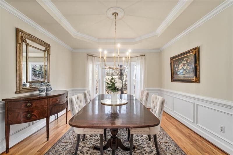 4 bedroom, 4 bathroom, 4,270 sq ft single family residence for sale at 9570 Huntcliff Trace, Sandy Springs, GA 30350 — photo 7