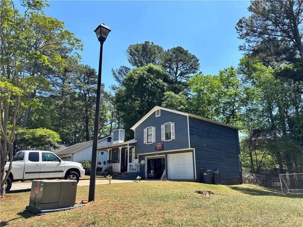 3 bedroom, 2 bathroom, 1,114 sq ft single family residence for sale at 1005 Memory Lane, Lawrenceville, GA 30044