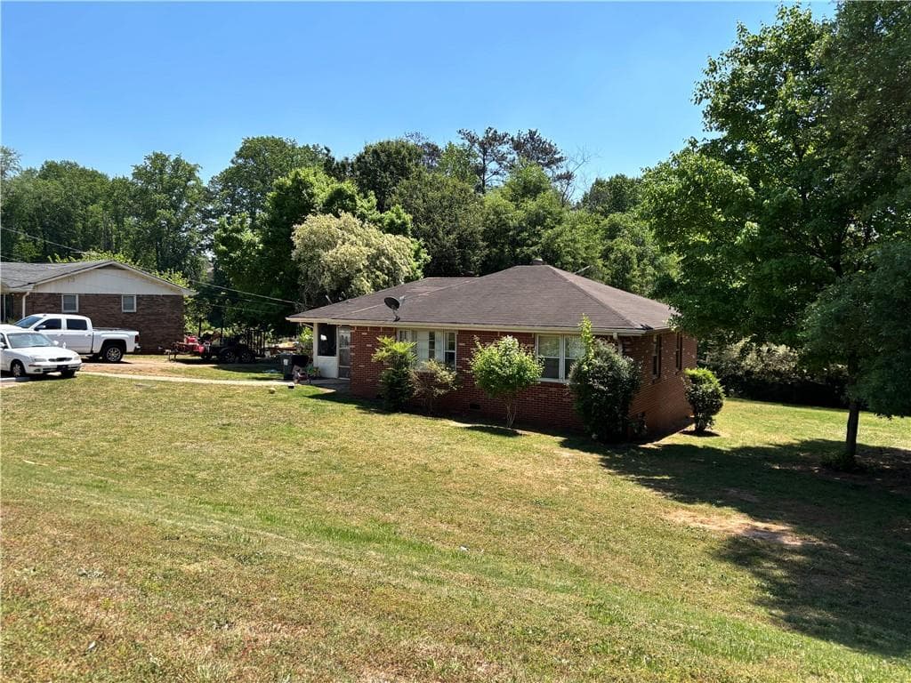 3 bedroom, 1 bathroom, 1,167 sq ft single family residence for sale at 2788 Cruse Road, Lawrenceville, GA 30044 — photo 2