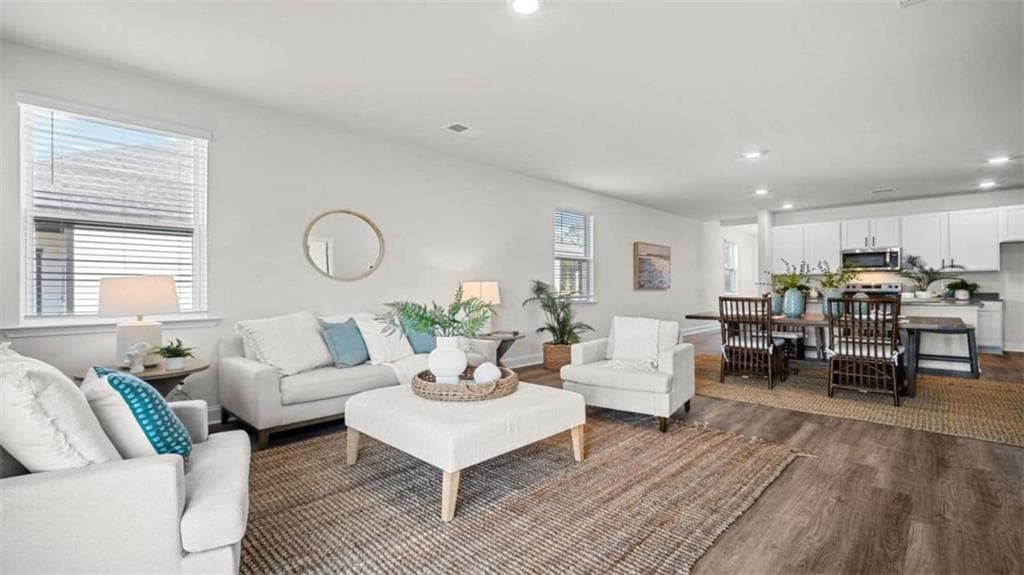4 bedroom, 3 bathroom, 2,203 sq ft single family residence under contract at 5439 Baybrook Circle, South Fulton, GA 30349 — photo 5