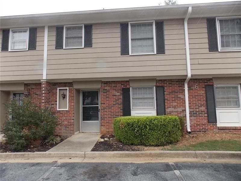 3 bedroom, 2 bathroom, 1,260 sq ft townhouse for sale at 2080 Kings Gate Circle C, Snellville, GA 30078