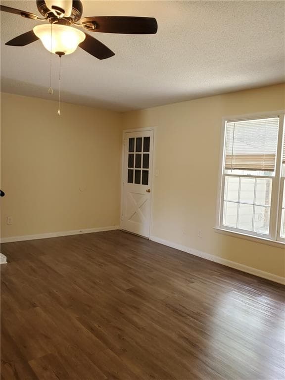 3 bedroom, 2 bathroom, 1,260 sq ft townhouse for sale at 2080 Kings Gate Circle C, Snellville, GA 30078 — photo 2