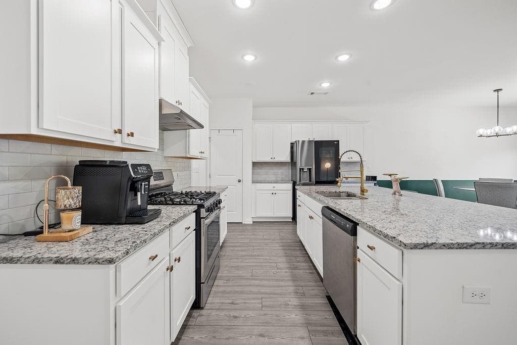 3 bedroom, 3 bathroom, 1,901 sq ft townhouse for sale at 922 Edwin Lane, Sugar Hill, GA 30518 — photo 7