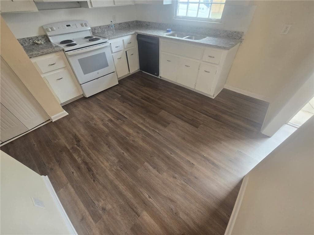 3 bedroom, 2 bathroom, 1,260 sq ft townhouse for sale at 2080 Kings Gate Circle C, Snellville, GA 30078 — photo 5