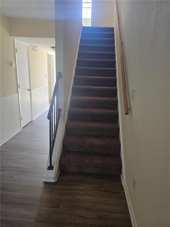 3 bedroom, 2 bathroom, 1,260 sq ft townhouse for sale at 2080 Kings Gate Circle C, Snellville, GA 30078 — photo 6