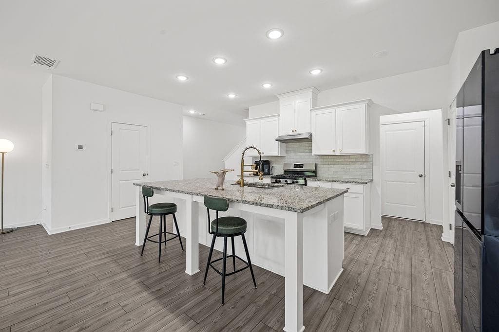 3 bedroom, 3 bathroom, 1,901 sq ft townhouse for sale at 922 Edwin Lane, Sugar Hill, GA 30518 — photo 10