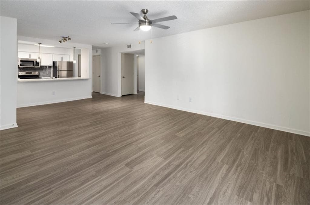 2 bedroom, 2 bathroom, 1,145 sq ft apartment for rent at 6873 Peachtree Dunwoody Road 75-313, Atlanta, GA 30328 for $1,790 a month — photo 7