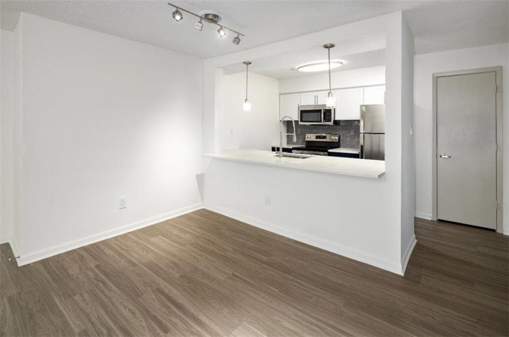 1 bedroom, 1 bathroom, 785 sq ft apartment for rent at 6873 Peachtree Dunwoody Road 75-112, Atlanta, GA 30328 for $1,620 a month — photo 9