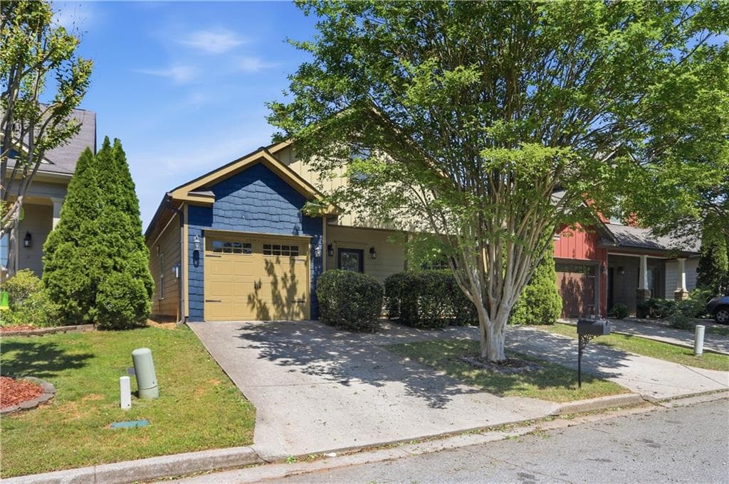 2 bedroom, 2 bathroom, 1,185 sq ft single family residence for sale at 16 Thomas Court, Cartersville, GA 30121