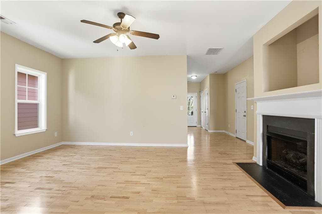 2 bedroom, 2 bathroom, 1,185 sq ft single family residence for sale at 16 Thomas Court, Cartersville, GA 30121 — photo 3