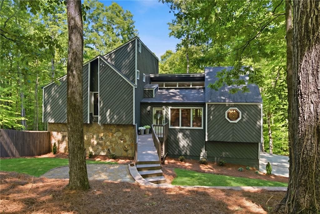 1075 Pine Grove Pointe Drive, Roswell, GA 30075 — most recent listing photo