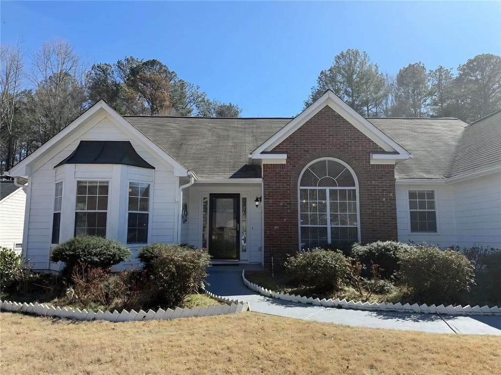 3 bedroom, 2 bathroom, 1,955 sq ft single family residence for rent at 2029 Manor Oak Lane, Buford, GA 30519 for $2,400 a month — photo 1 of 30