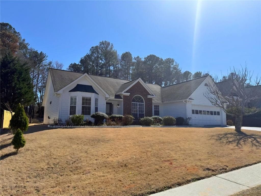 3 bedroom, 2 bathroom, 1,955 sq ft single family residence for rent at 2029 Manor Oak Lane, Buford, GA 30519 for $2,400 a month — photo 2