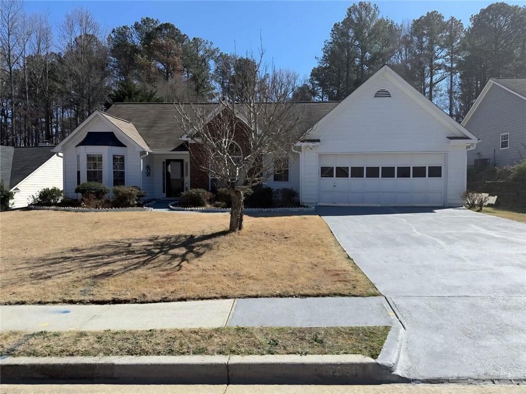 3 bedroom, 2 bathroom, 1,955 sq ft single family residence for rent at 2029 Manor Oak Lane, Buford, GA 30519 for $2,400 a month — photo 3