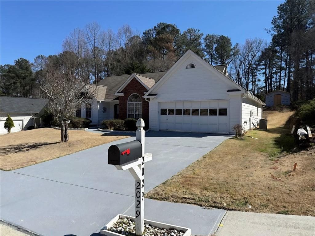 3 bedroom, 2 bathroom, 1,955 sq ft single family residence for rent at 2029 Manor Oak Lane, Buford, GA 30519 for $2,400 a month — photo 4
