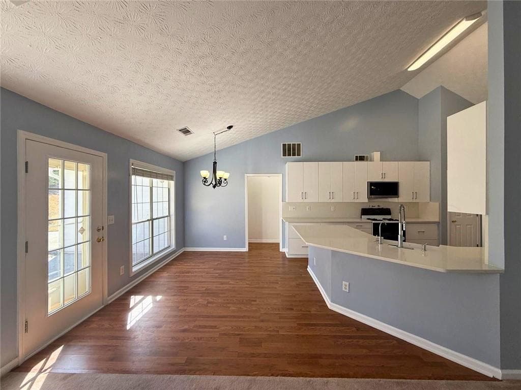 3 bedroom, 2 bathroom, 1,955 sq ft single family residence for rent at 2029 Manor Oak Lane, Buford, GA 30519 for $2,400 a month — photo 10