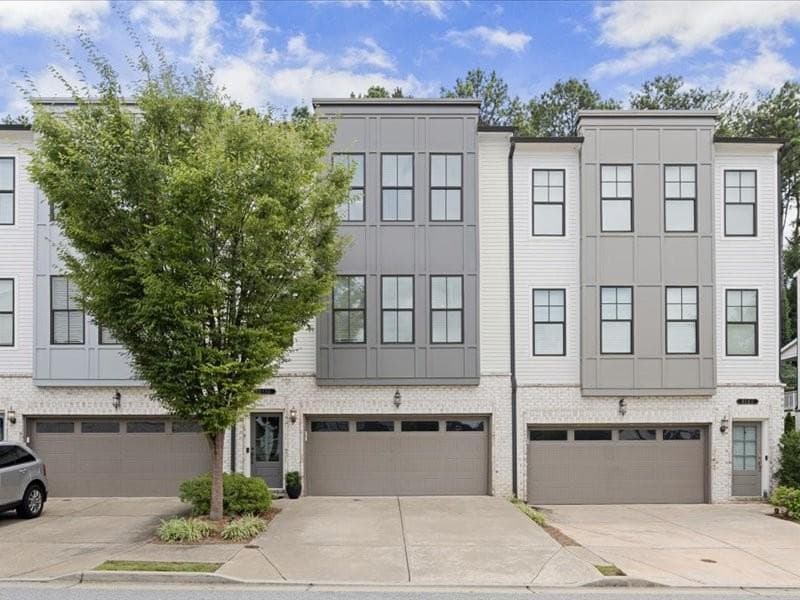 6136 Eves Way, Norcross, GA 30071 — most recent listing photo