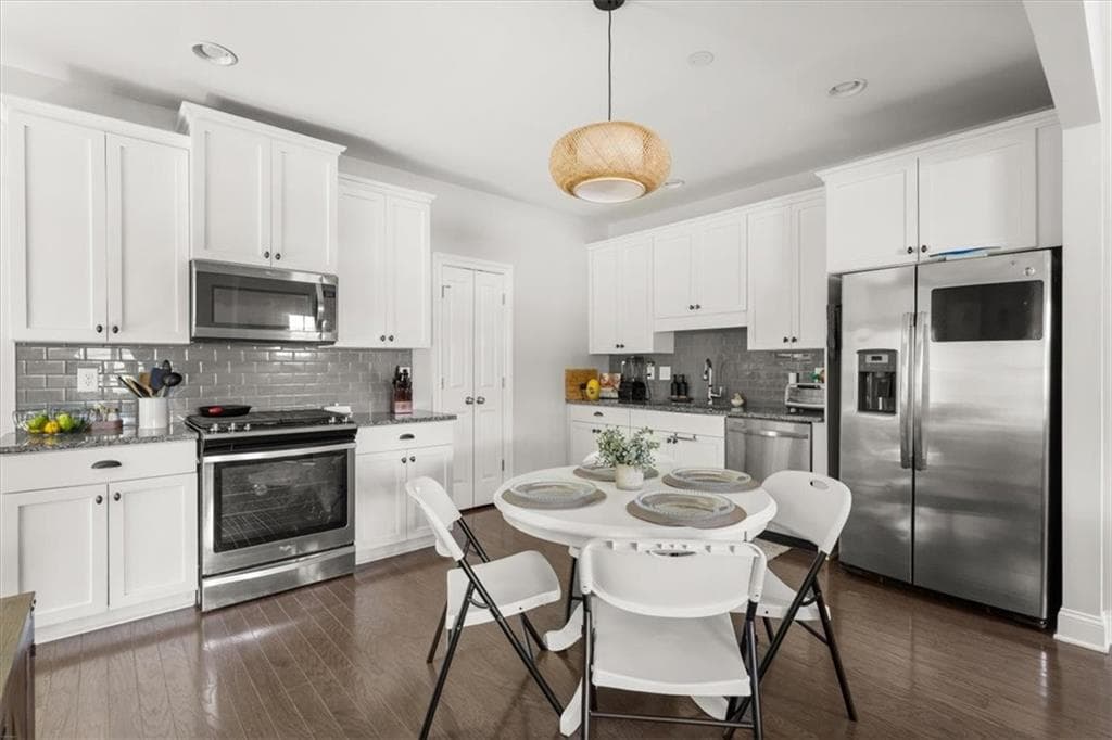 3 bedroom, 3 bathroom, 1,626 sq ft townhouse for sale at 910 Westmoreland Circle, Atlanta, GA 30318 — photo 8