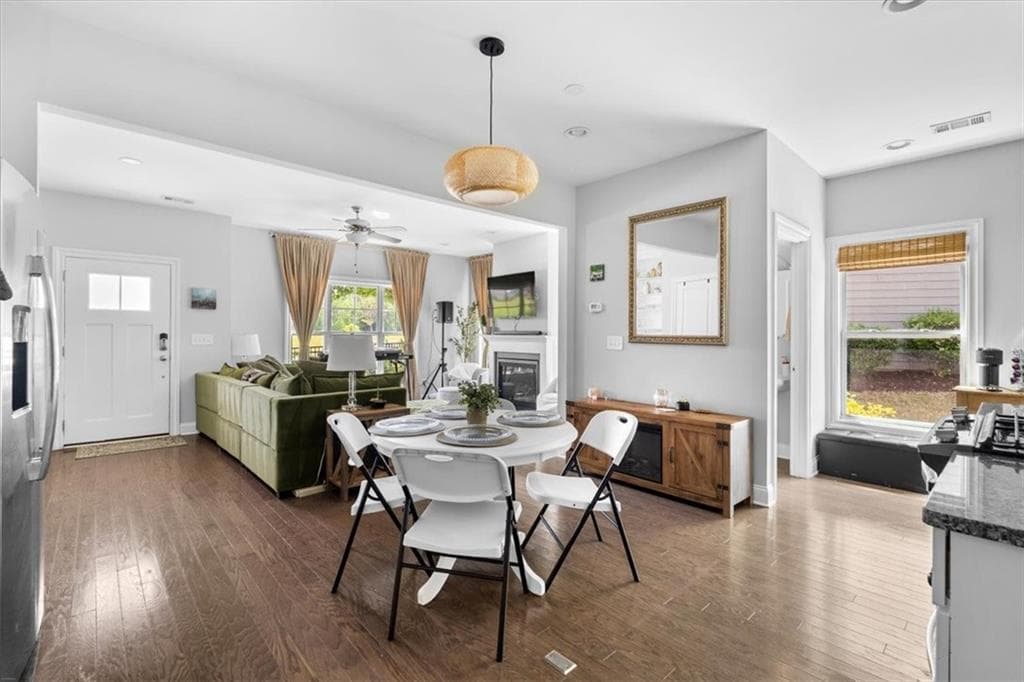 3 bedroom, 3 bathroom, 1,626 sq ft townhouse for sale at 910 Westmoreland Circle, Atlanta, GA 30318 — photo 10