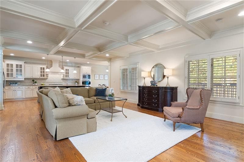 5 bedroom, 3 bathroom, 4,360 sq ft condominium for sale at 2472 Ballantrae Circle, Cumming, GA 30041 — photo 3